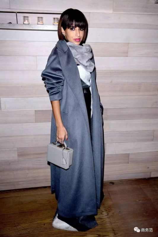 42岁沙特王妃不简单：不戴头巾，4岁就要混时尚圈，还当上Vogue主编